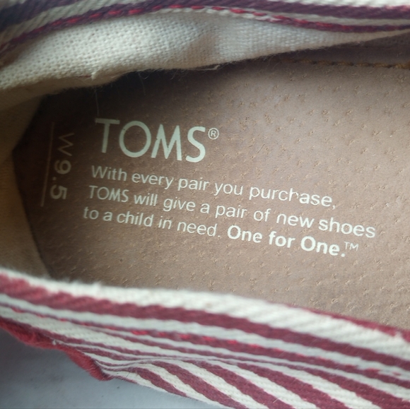 TOMS Slip On Comfort Flats Shoes, Red White,Womens Size 9.5 - Picture 7 of 9